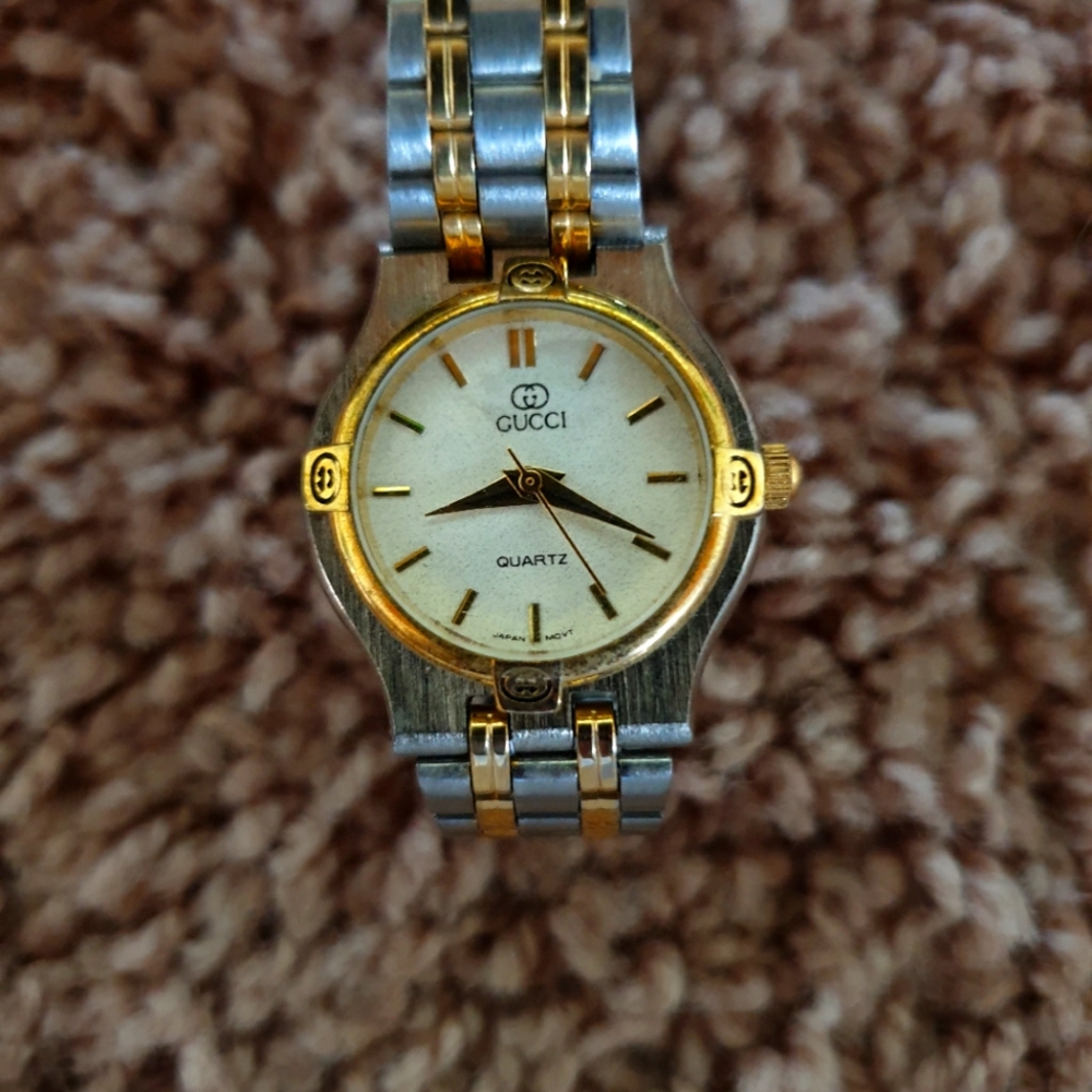 AUTHENTIC GUCCI WATCH